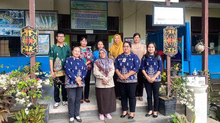 PELAYANAN PEREKAMAN KTP ELEKTRONIK DI SMAN 1 PULAU MALAN DAN SMAN 1 TEWANG SANGGALANG GARING