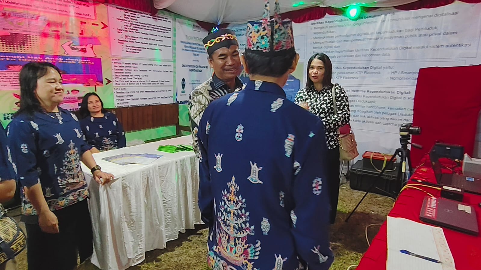 Kadis Berbincang Bersama Ketua DPRD Kab Katingan